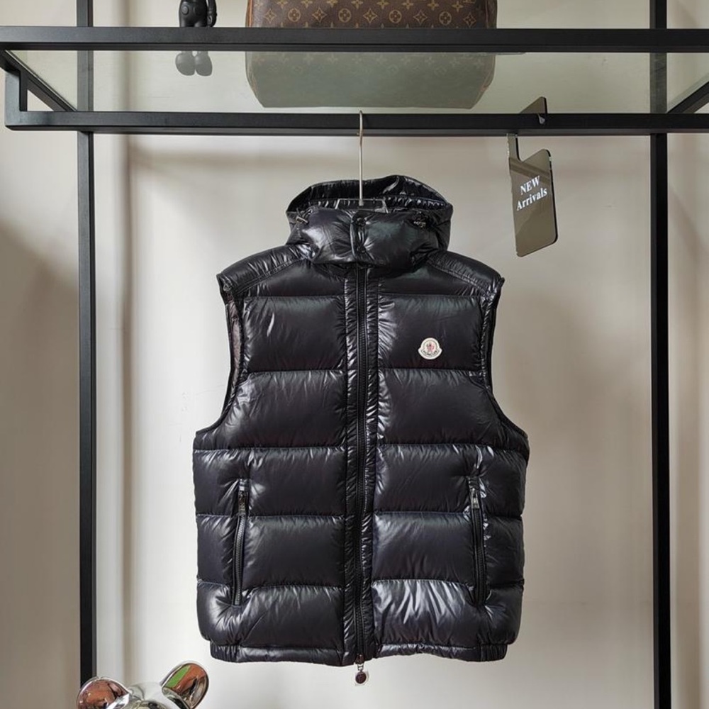 Brand new only worn twice moncler maya